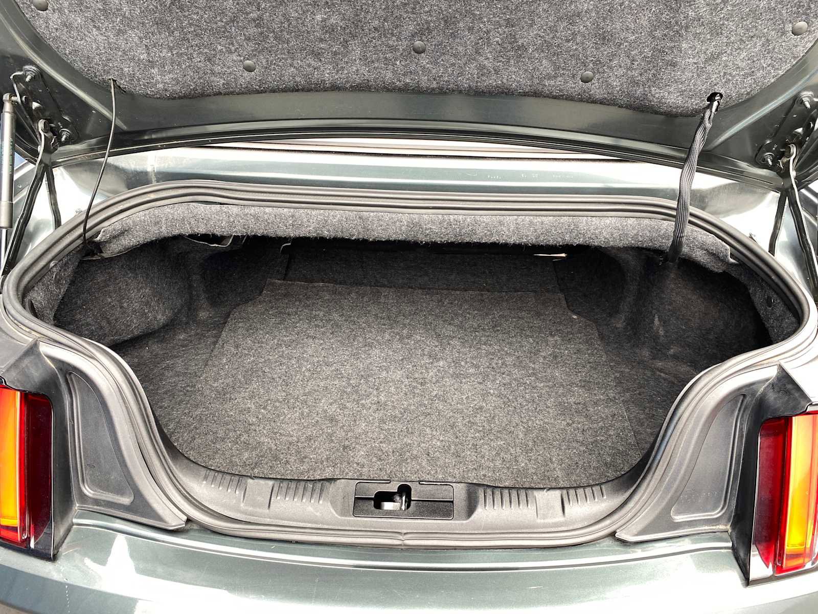 Used 2015 Ford Mustang Convertible image 26