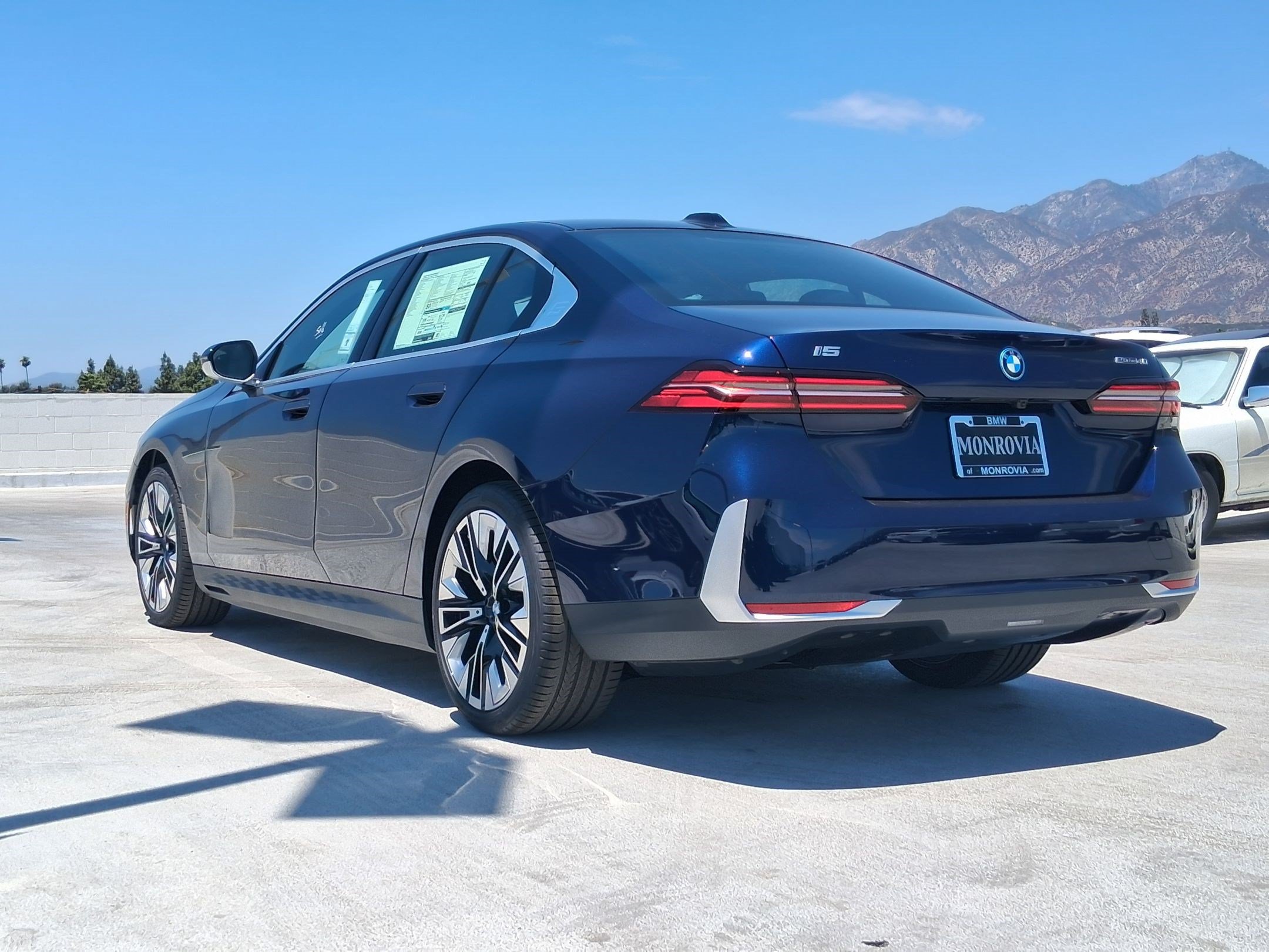New 2027 BMW i5 eDrive40 RWD image 37