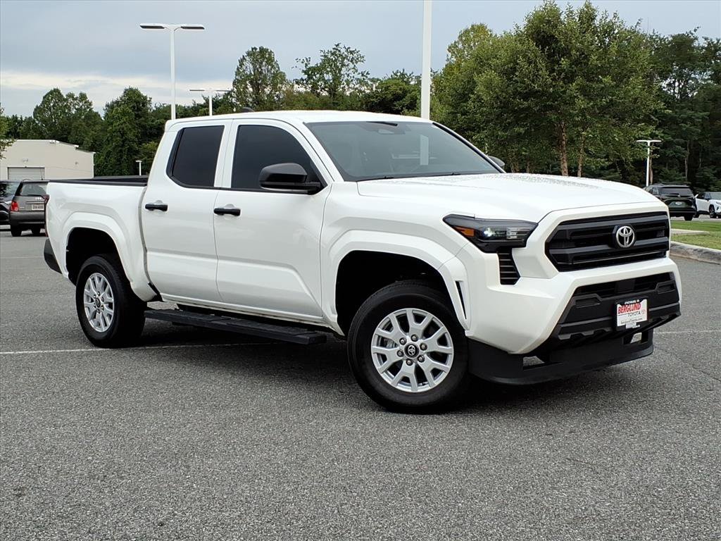 Used 2024 Toyota Tacoma SR AWD/4WD image 2