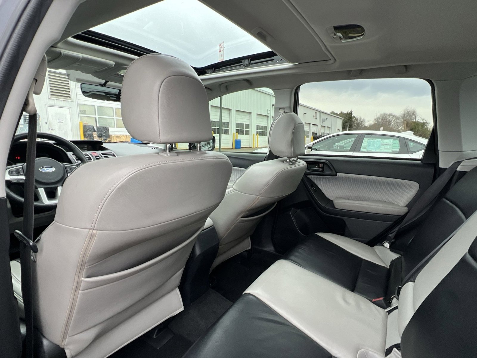 Used 2018 Subaru Forester 2.5i Premium w/ All-Weather Package image 27