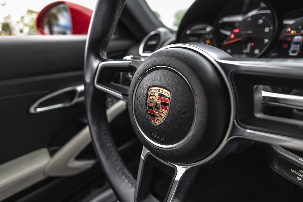 Used 2019 Porsche 718 Cayman RWD image 26