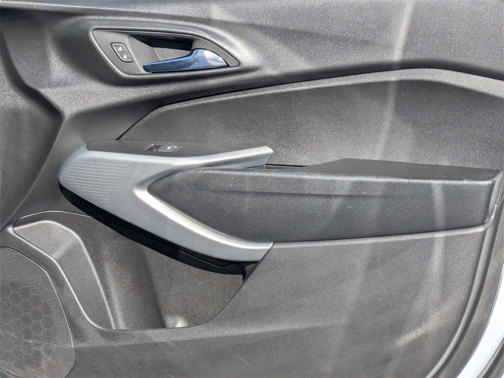 Used 2025 Chevrolet Trax LS image 32