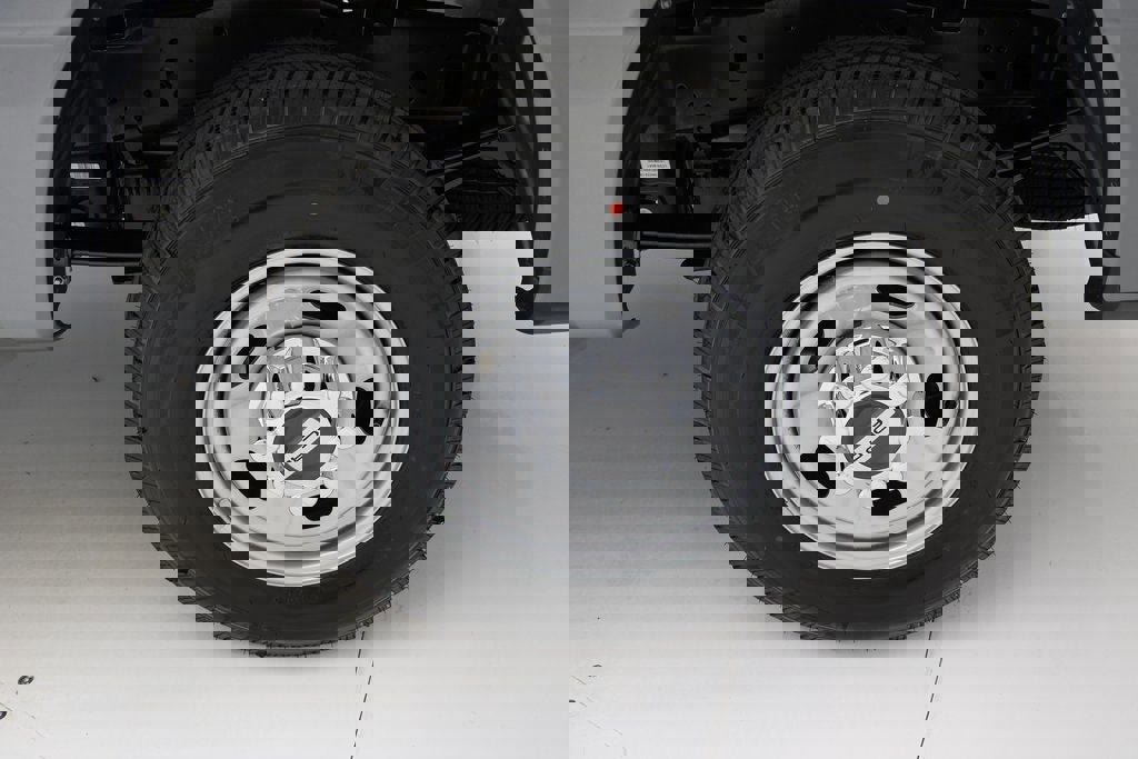 New 2025 Ford F250 XL w/ XL Chrome Package image 7