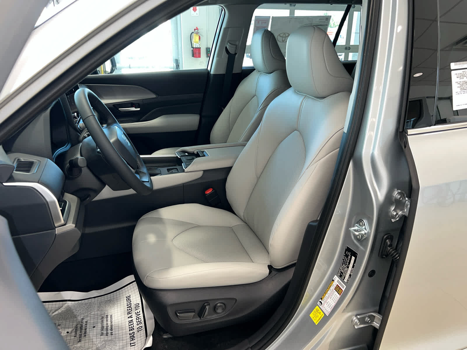 New 2026 Toyota Grand Highlander AWD Hybrid image 14
