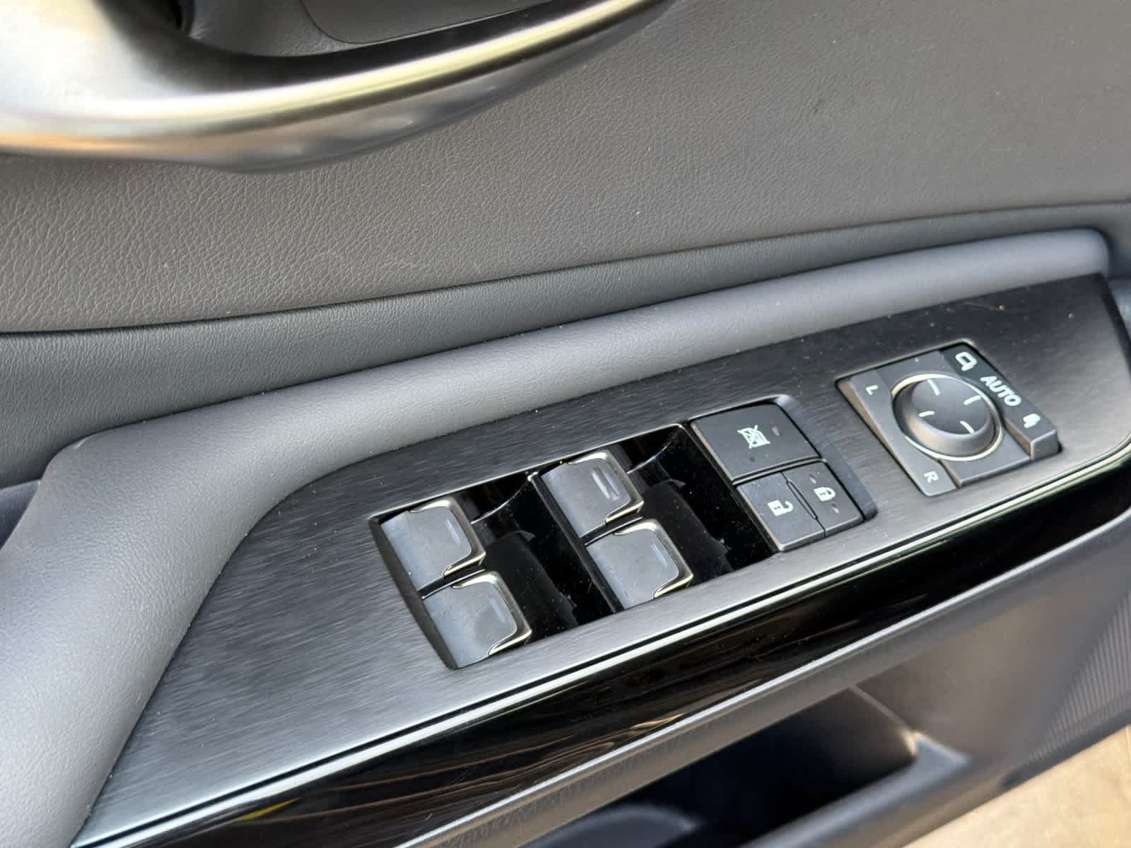 Certified 2025 Lexus ES 350 w/ Premium Package FWD image 13