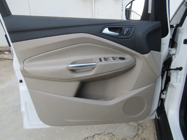 Used 2017 Ford C-MAX Titanium w/ Equipment Group 301A image 13