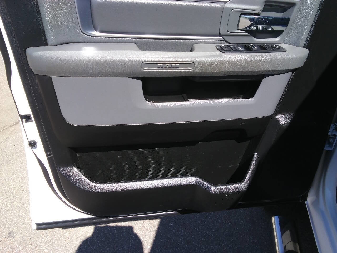 Used 2018 RAM 2500 SLT image 16
