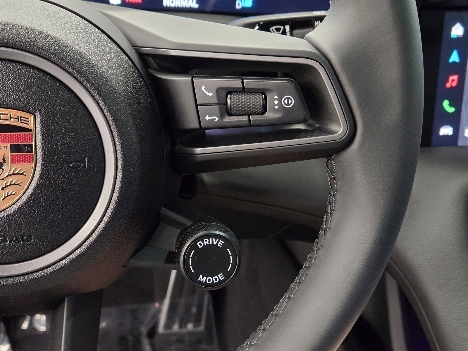 Used 2025 Porsche Taycan image 19