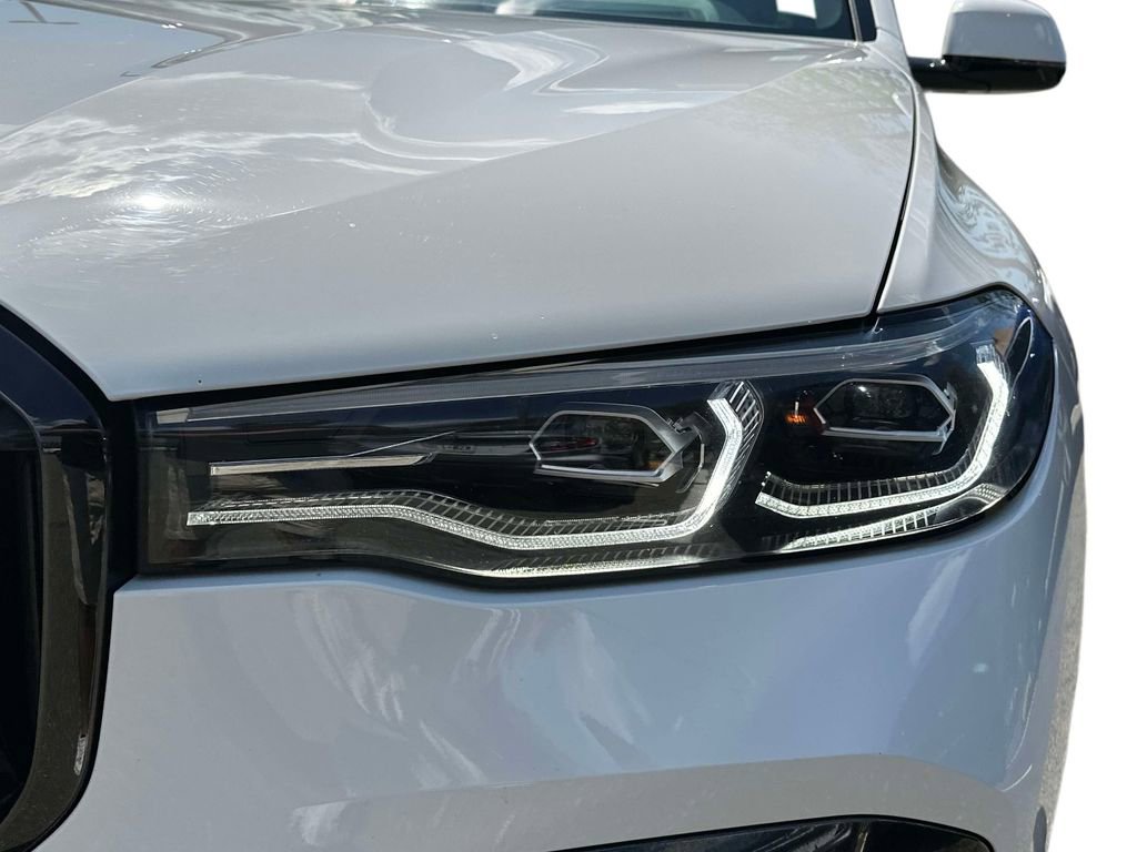 Used 2021 BMW X7 xDrive40i w/ M Sport Package AWD/4WD image 9