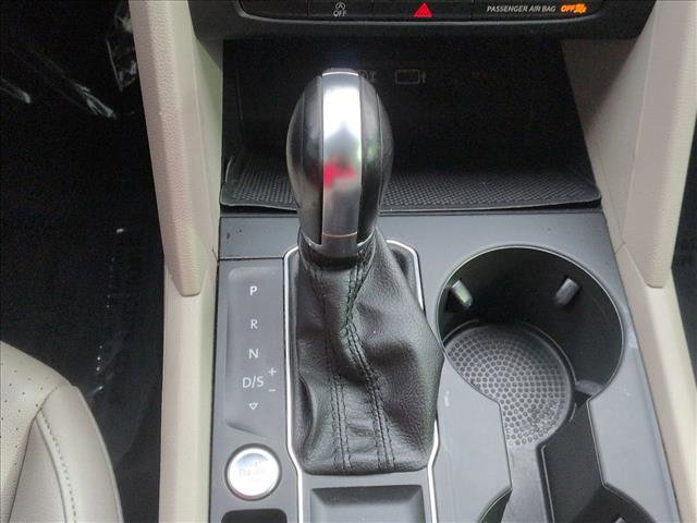 Used 2019 Volkswagen Atlas SE w/ Towing Package image 12