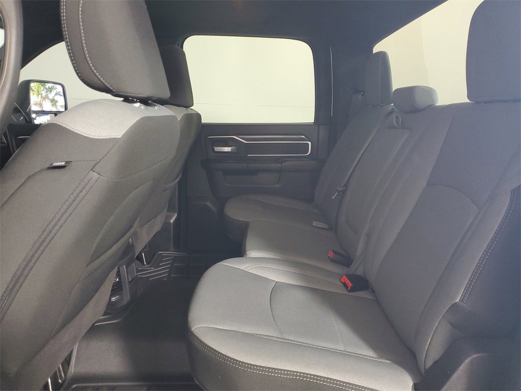 Used 2024 RAM 3500 Big Horn image 24