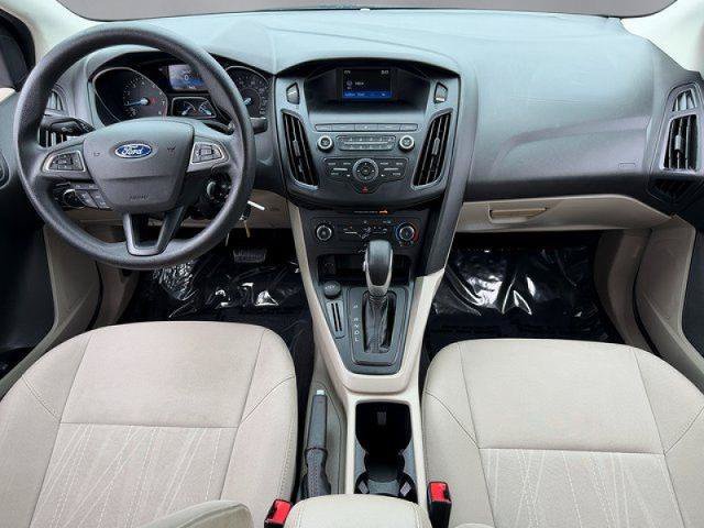 Certified 2018 Ford Focus SE FWD image 3