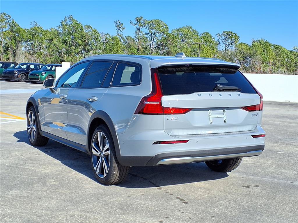 New 2026 Volvo V60 B5 Cross Country Plus w/ Protection Package Premier AWD/4WD image 5
