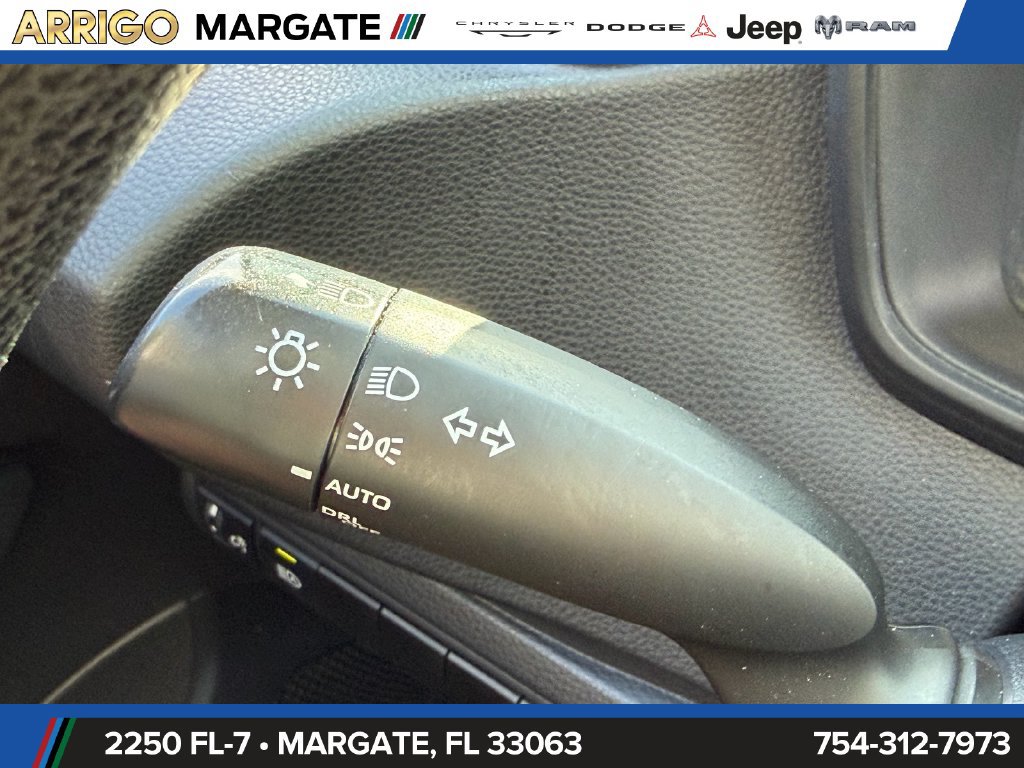 Used 2021 Toyota Corolla LE FWD image 31