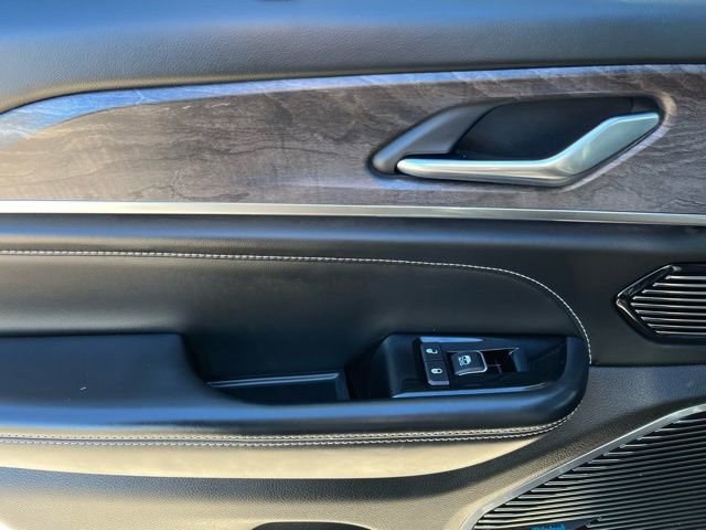 Certified 2022 Jeep Grand Cherokee Overland w/ Adv Protech Group III image 18