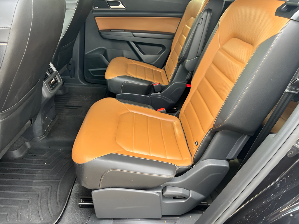 Used 2018 Volkswagen Atlas SEL Premium AWD/4WD image 16