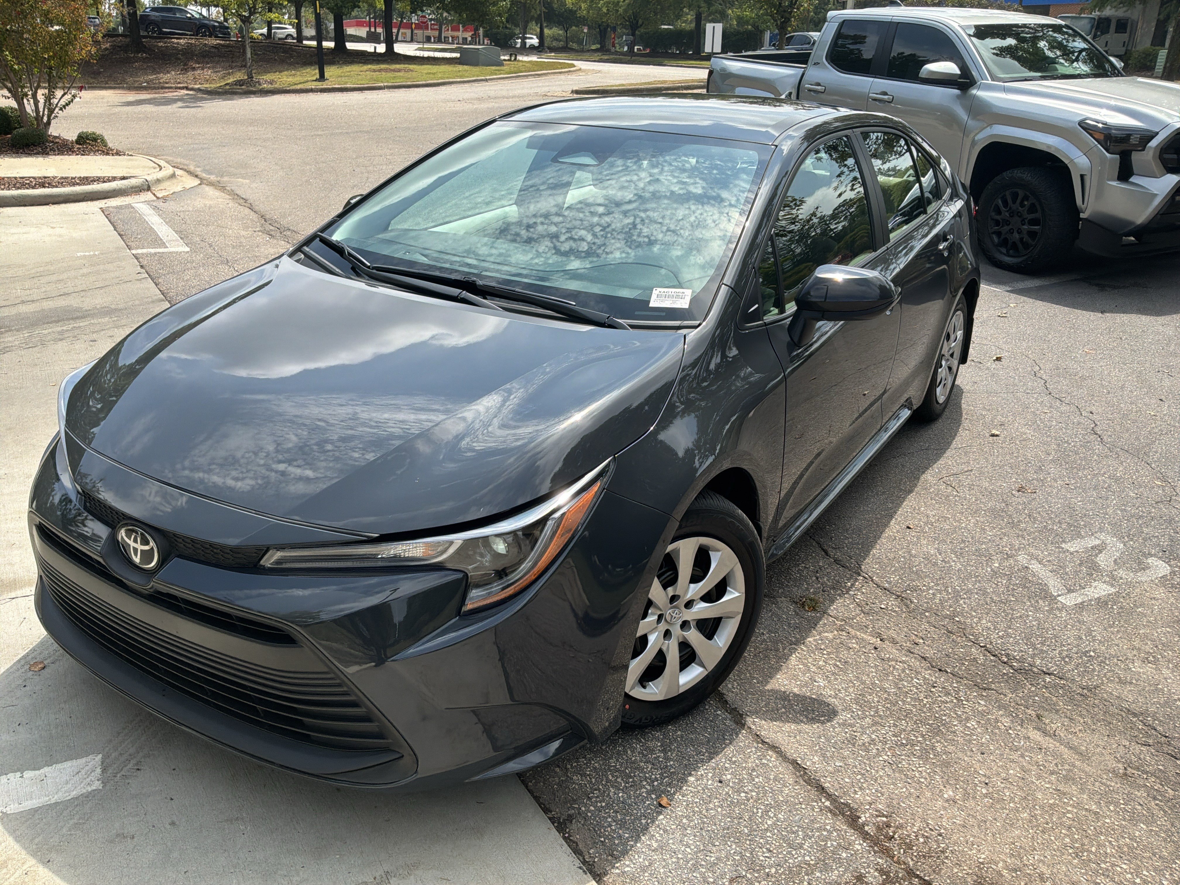Used 2026 Toyota Corolla LE FWD image 5