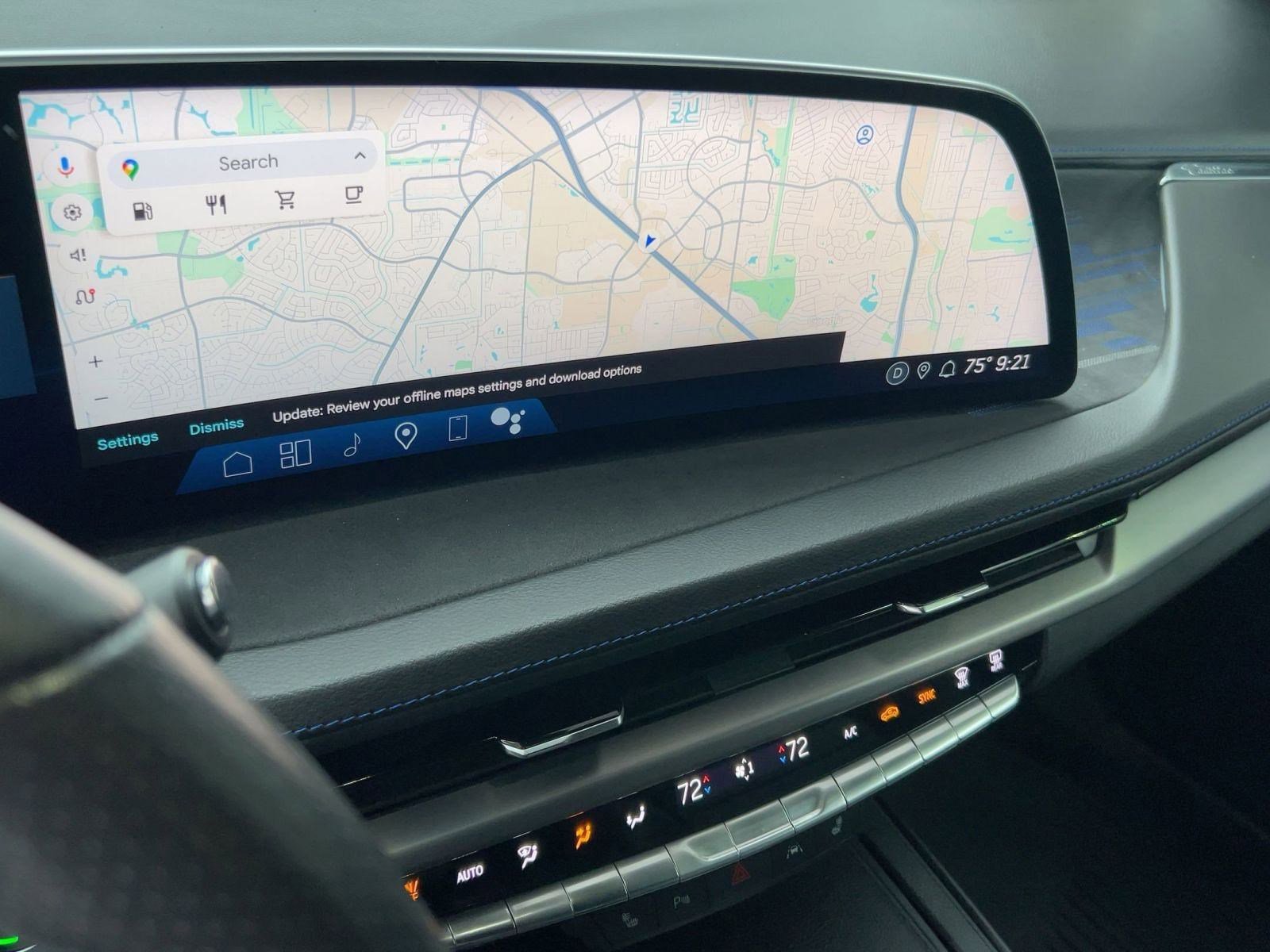 Used 2024 Cadillac XT4 Sport w/ Cold Weather Package image 22