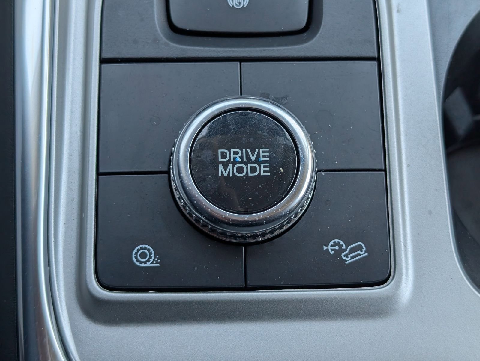 Used 2023 Ford Explorer Limited w/ Limited Technology Package AWD/4WD image 23