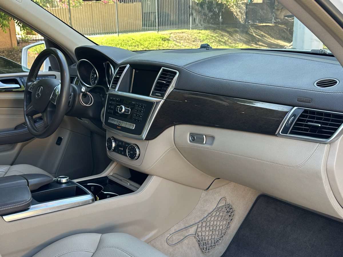 Used 2014 Mercedes-Benz ML 350 4MATIC w/ Premium 1 Package image 12