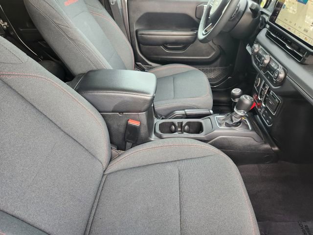 Used 2025 Jeep Wrangler Unlimited Rubicon AWD/4WD image 19