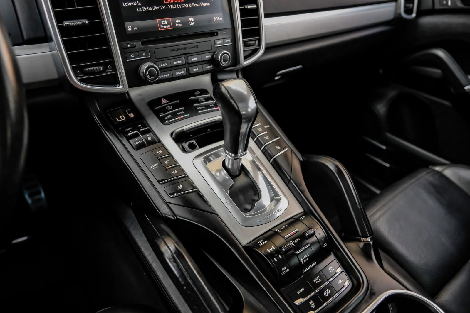 Used 2018 Porsche Cayenne GTS w/ Premium Package Plus image 25