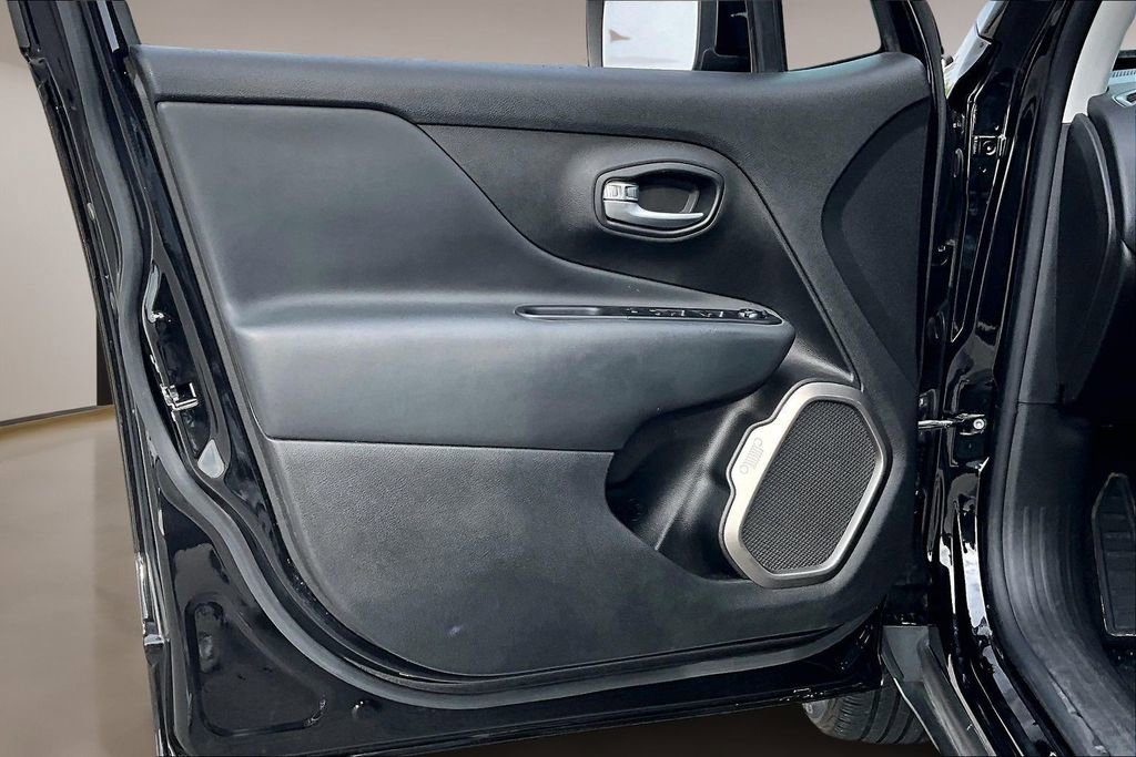 Used 2022 Jeep Renegade Limited image 17