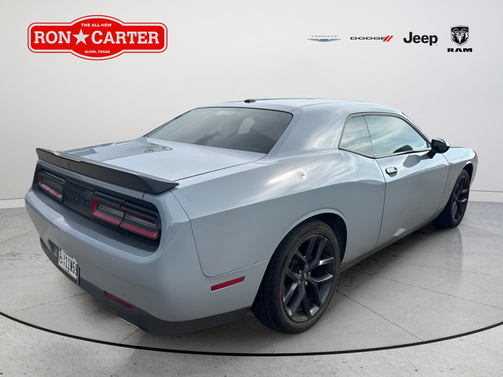 Used 2020 Dodge Challenger SXT w/ Blacktop Package RWD image 4