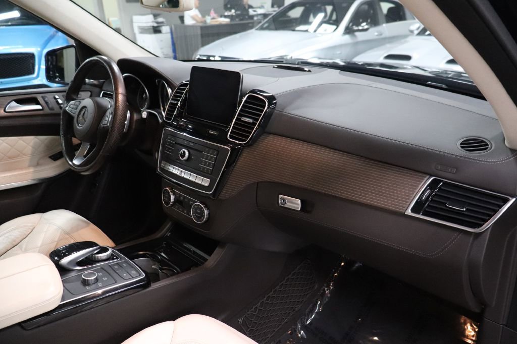 Used 2019 Mercedes-Benz GLS 550 4MATIC w/ Grand Edition Package image 26