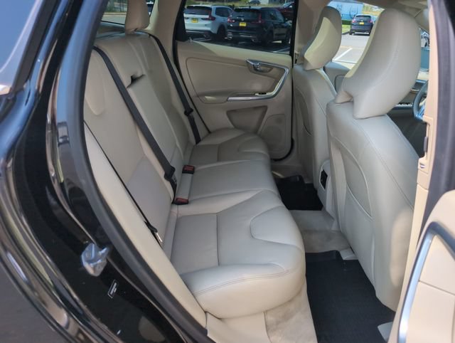 Used 2016 Volvo XC60 T5 Premier w/ Proximity Package AWD/4WD image 12