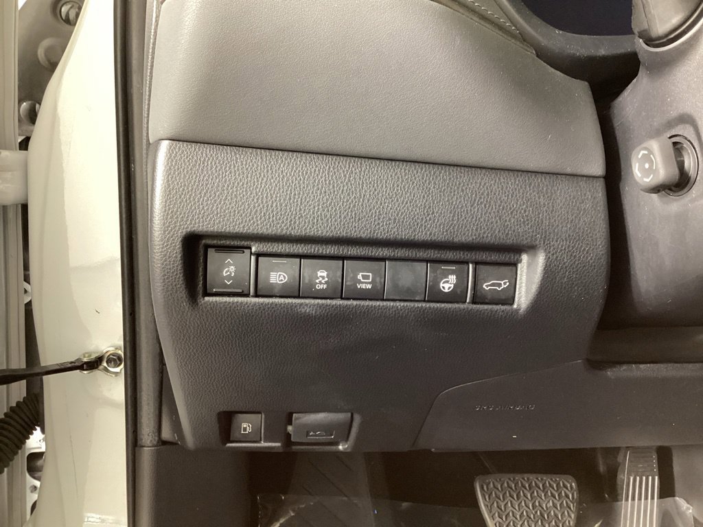 Used 2024 Toyota Venza Limited AWD/4WD image 14