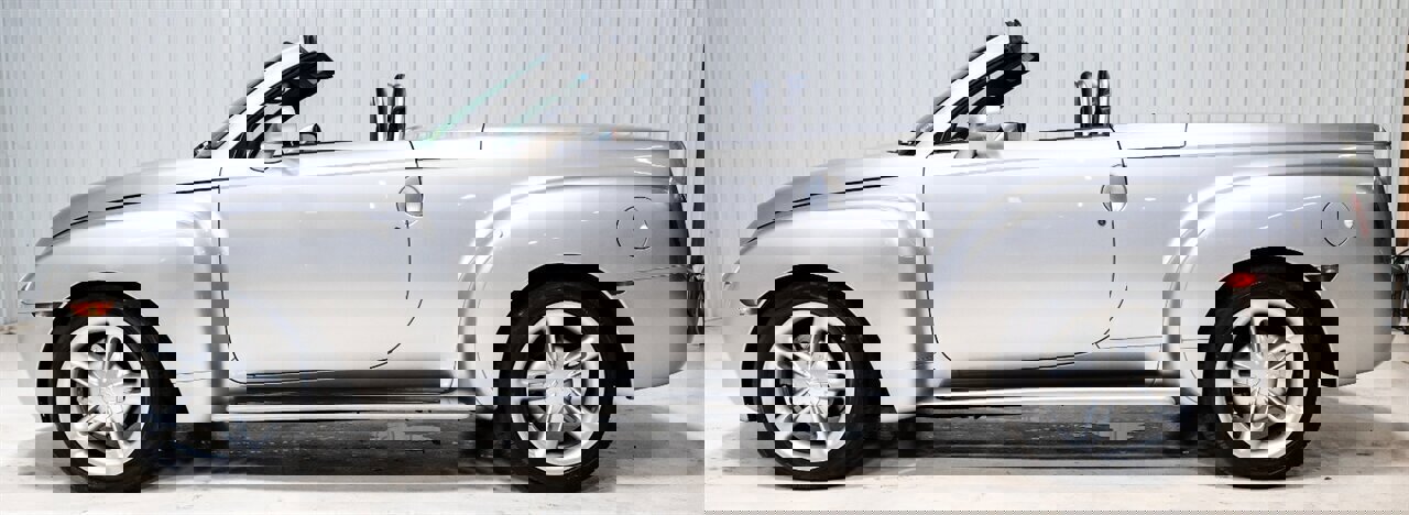 Used 2004 Chevrolet SSR w/ Preferred Equipment Group image 18