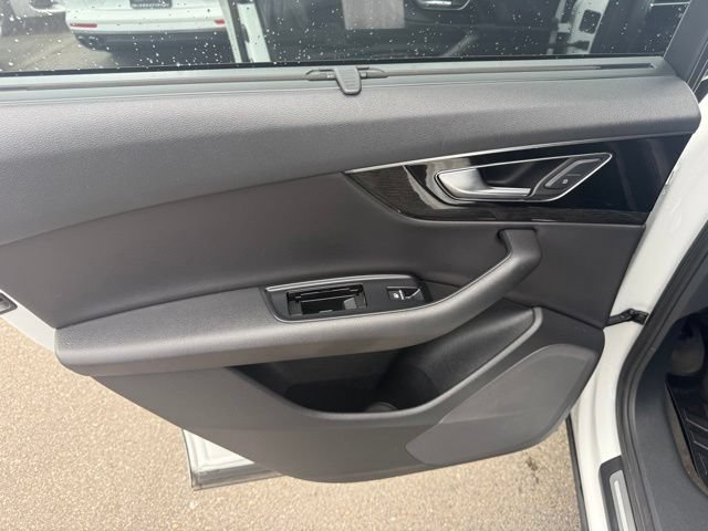 Used 2017 Audi Q7 3.0T Premium Plus AWD/4WD image 21