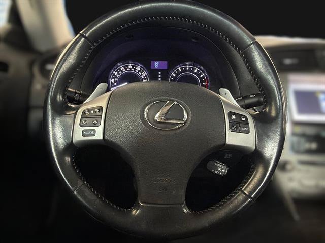 Used 2012 Lexus IS 250C w/ Luxury Pkg RWD image 18