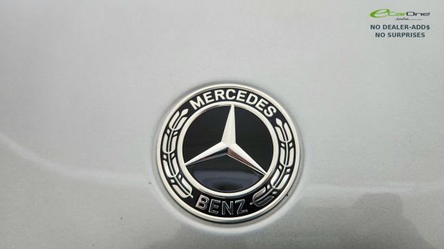 Used 2025 Mercedes-Benz GLC 300 4MATIC image 33