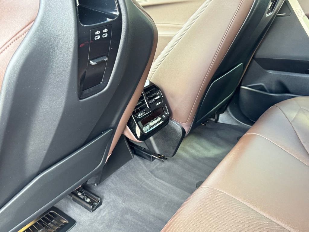 Certified 2023 BMW iX xDrive50 w/ Premium Package image 24