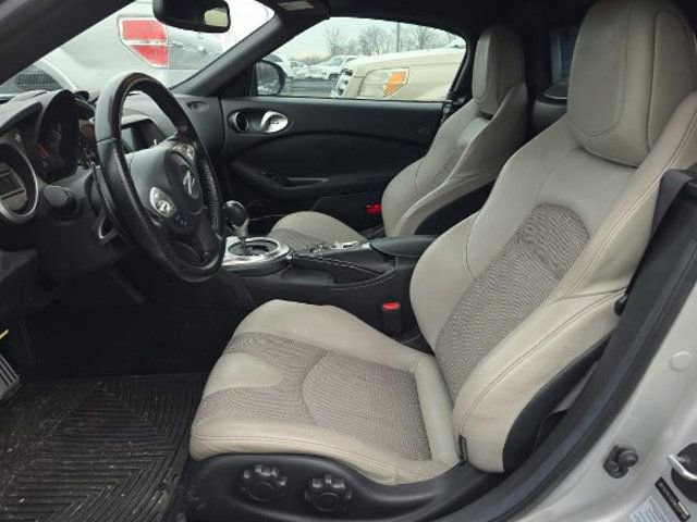 Used 2010 Nissan 370Z Touring w/ Sport Pkg image 4