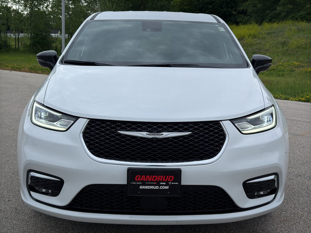 New 2026 Chrysler Pacifica Select FWD image 3