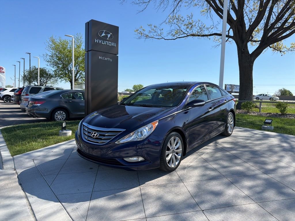 Used 2013 Hyundai Sonata Limited FWD image 1