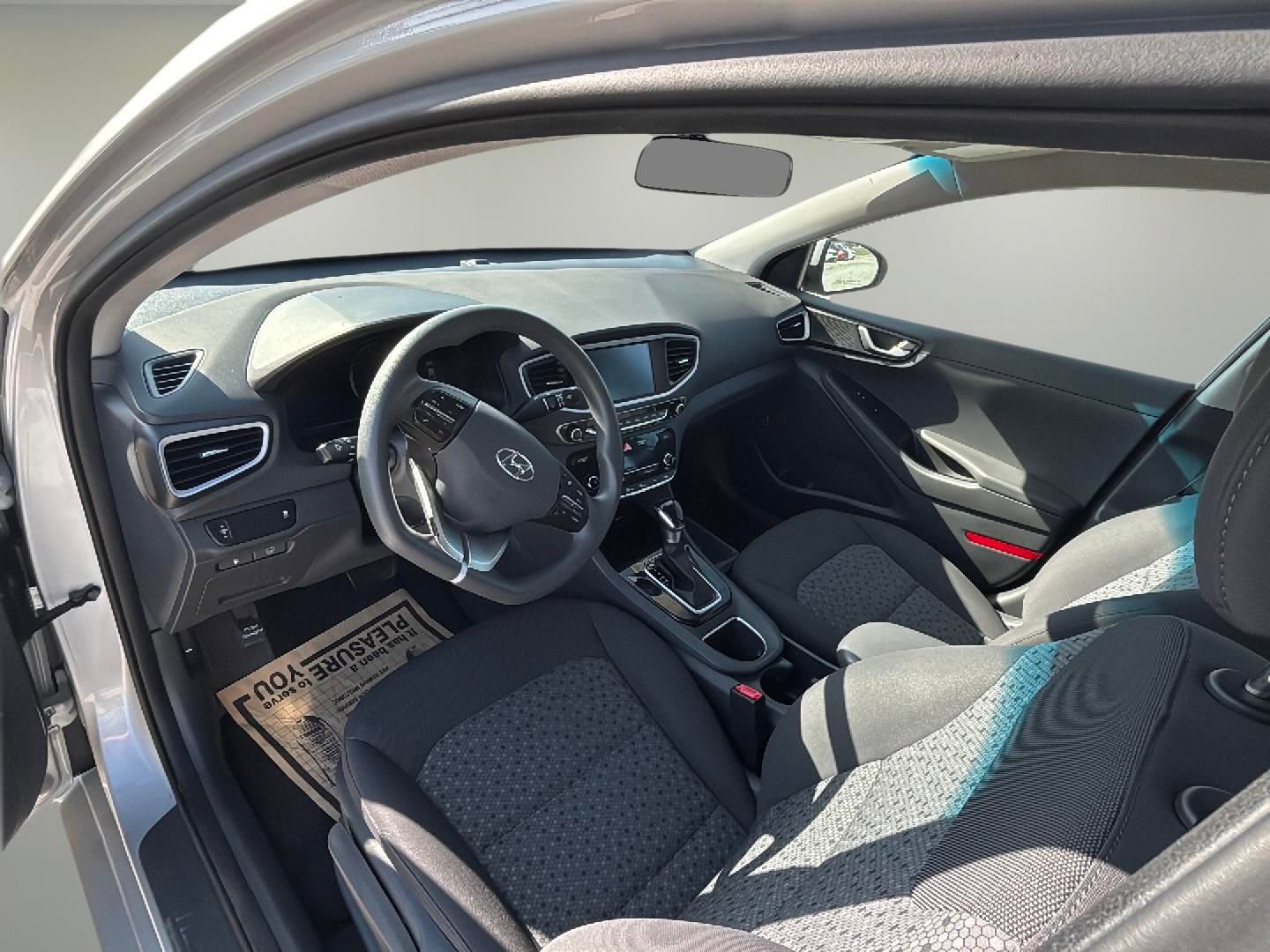 Used 2018 Hyundai Ioniq Blue FWD image 15