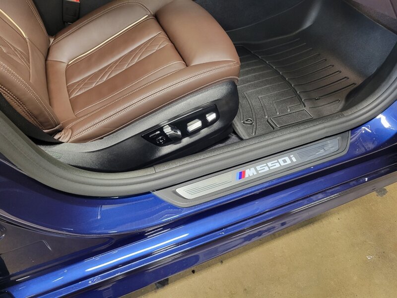Used 2019 BMW M550i xDrive AWD/4WD image 45