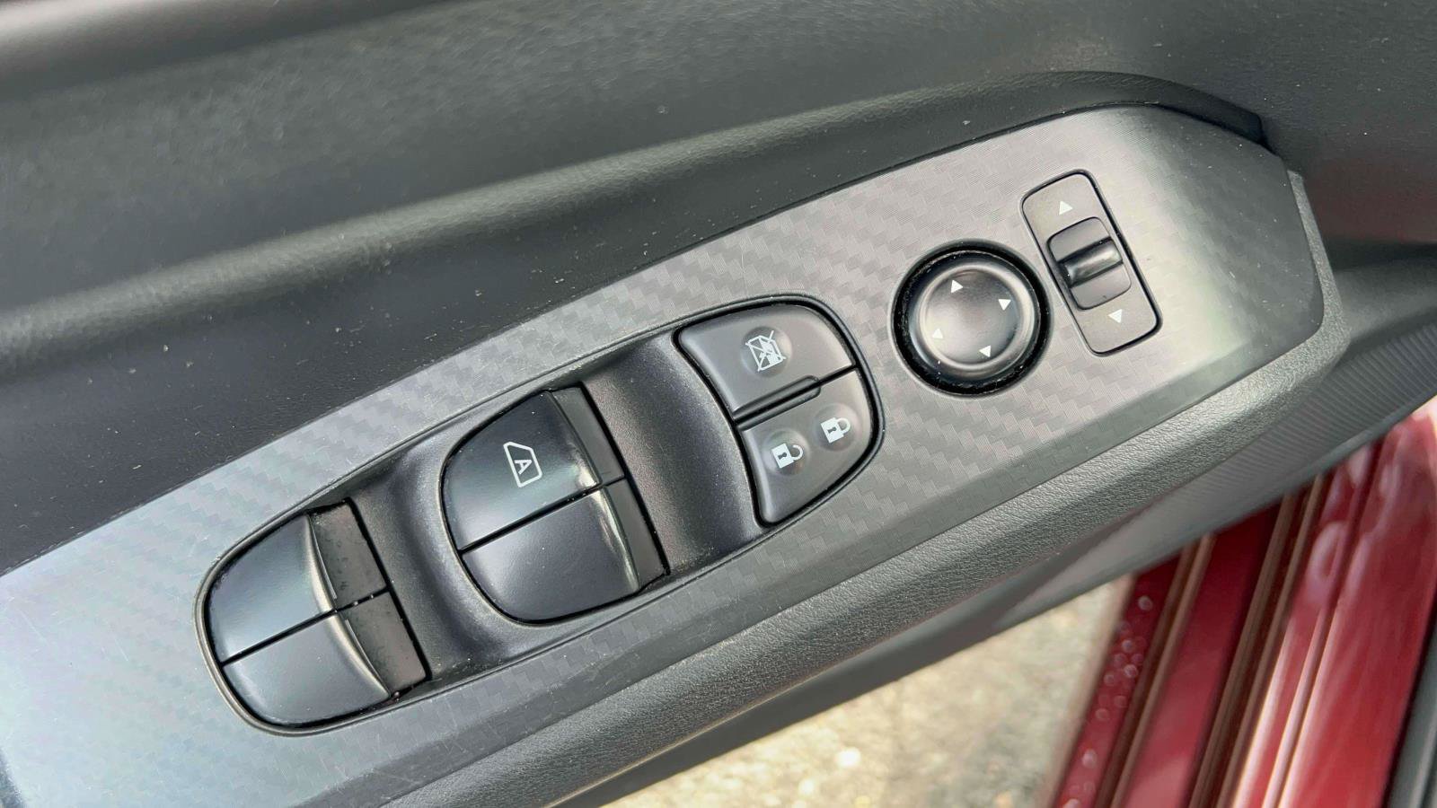 Used 2025 Nissan Altima 2.5 SV FWD image 21