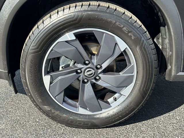 Used 2024 Nissan Rogue SV FWD image 17