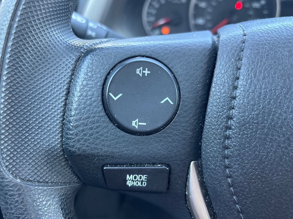 Used 2016 Toyota RAV4 LE AWD/4WD image 22