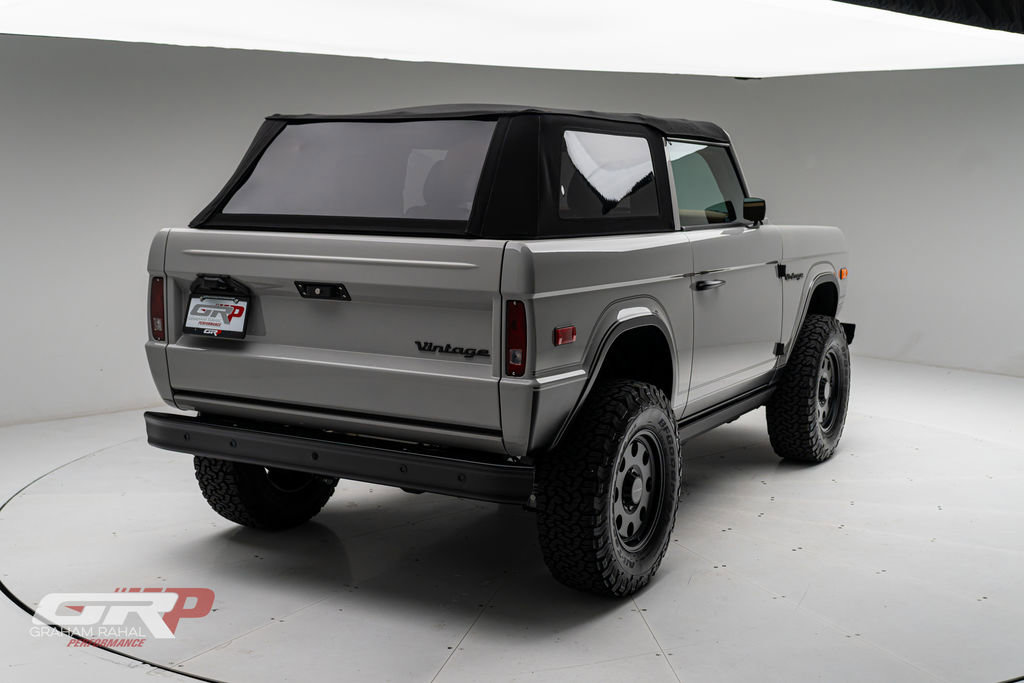 Used 2025 Ford Bronco Badlands image 3
