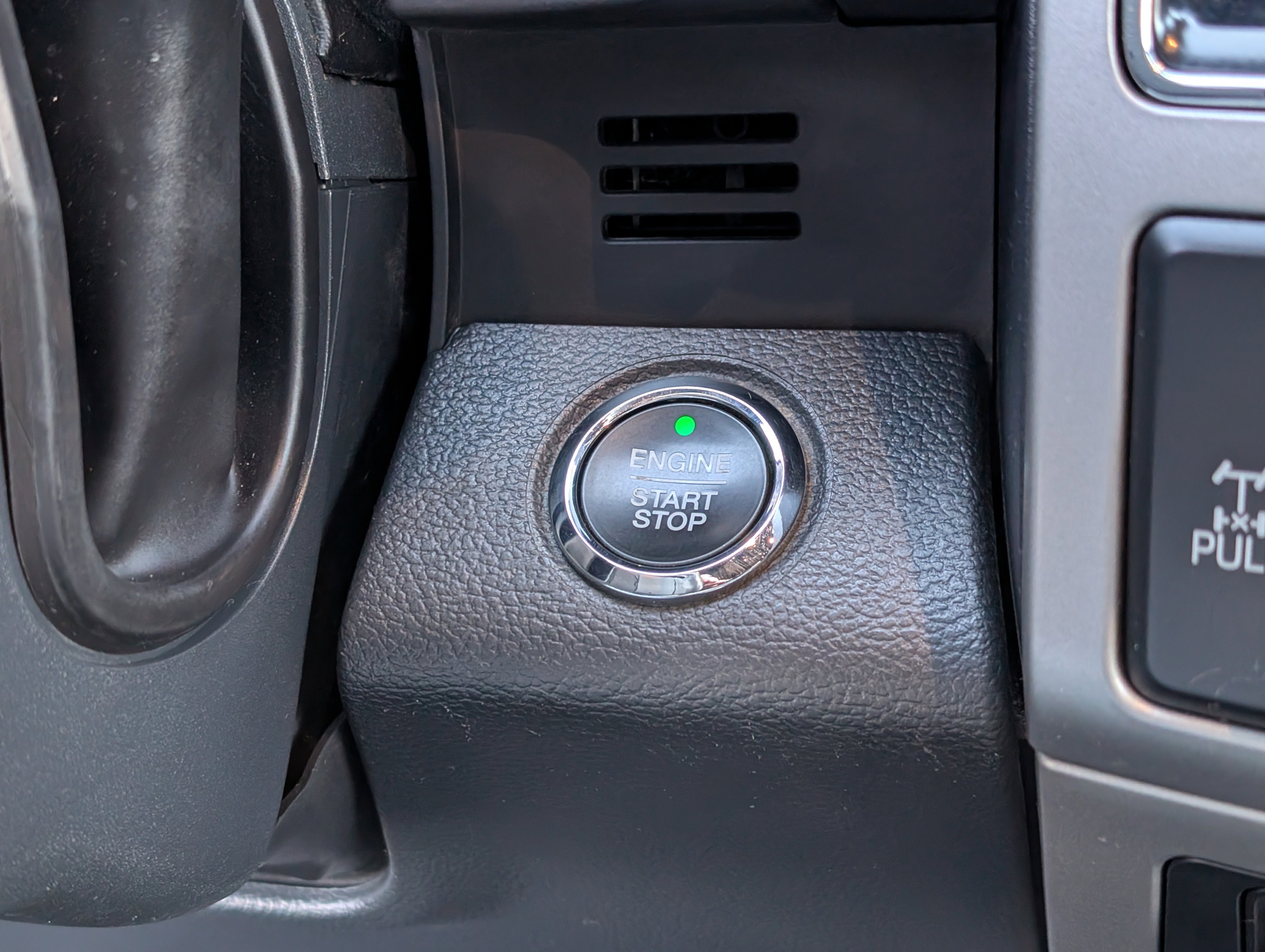 Used 2022 Ford F250 Lariat w/ Black Appearance Package image 27