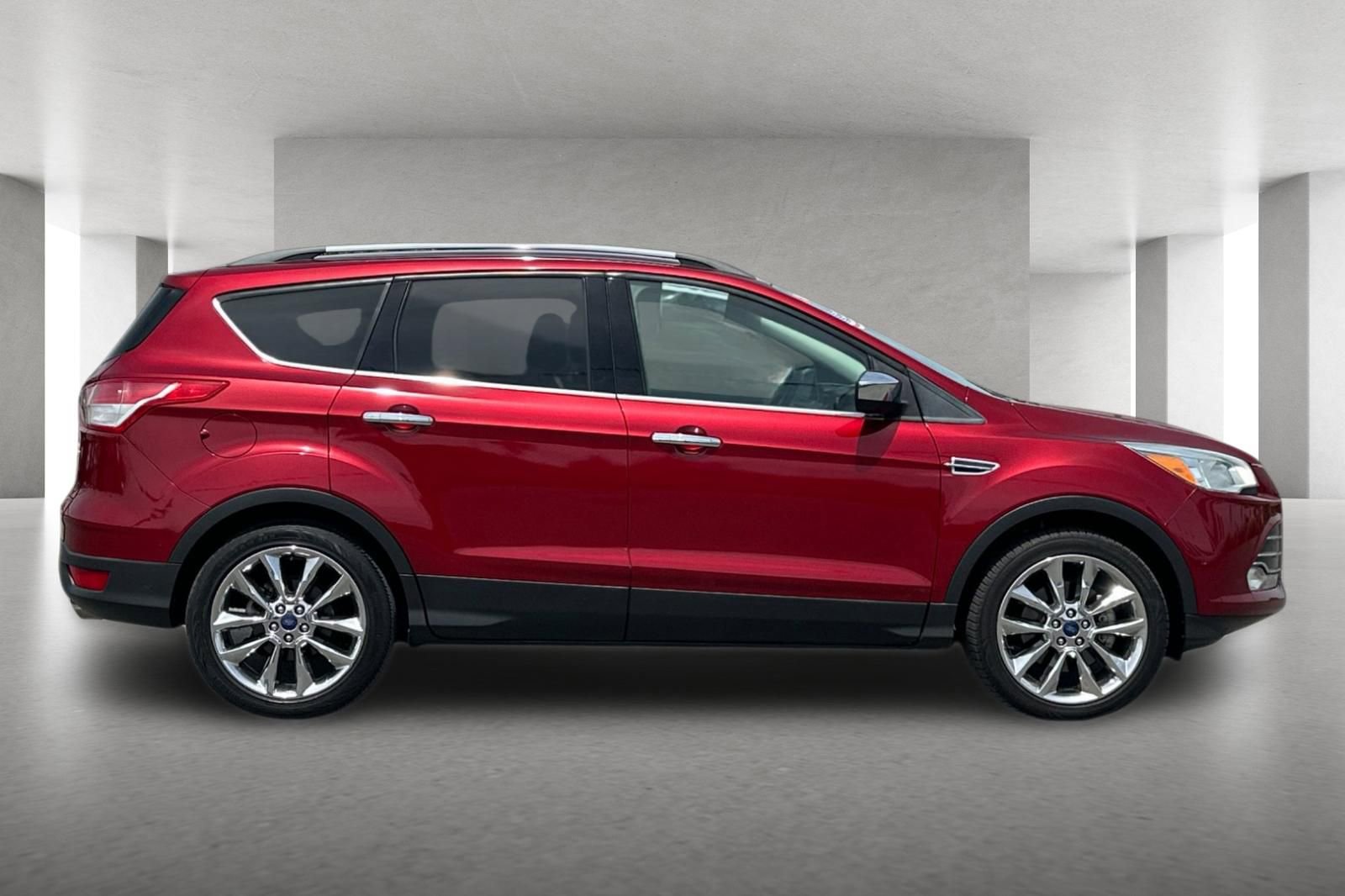 Used 2016 Ford Escape SE w/ SE Chrome Package AWD/4WD image 3