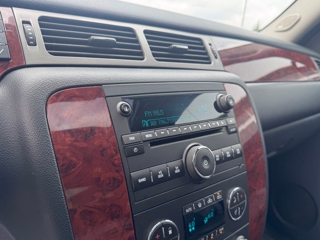 Used 2013 Chevrolet Avalanche LT image 16