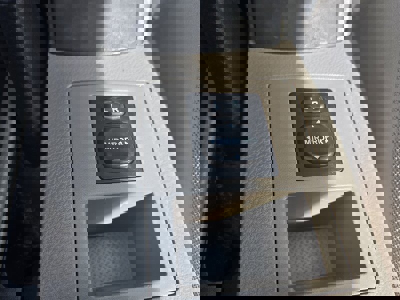 Used 2006 Toyota RAV4 Limited image 21