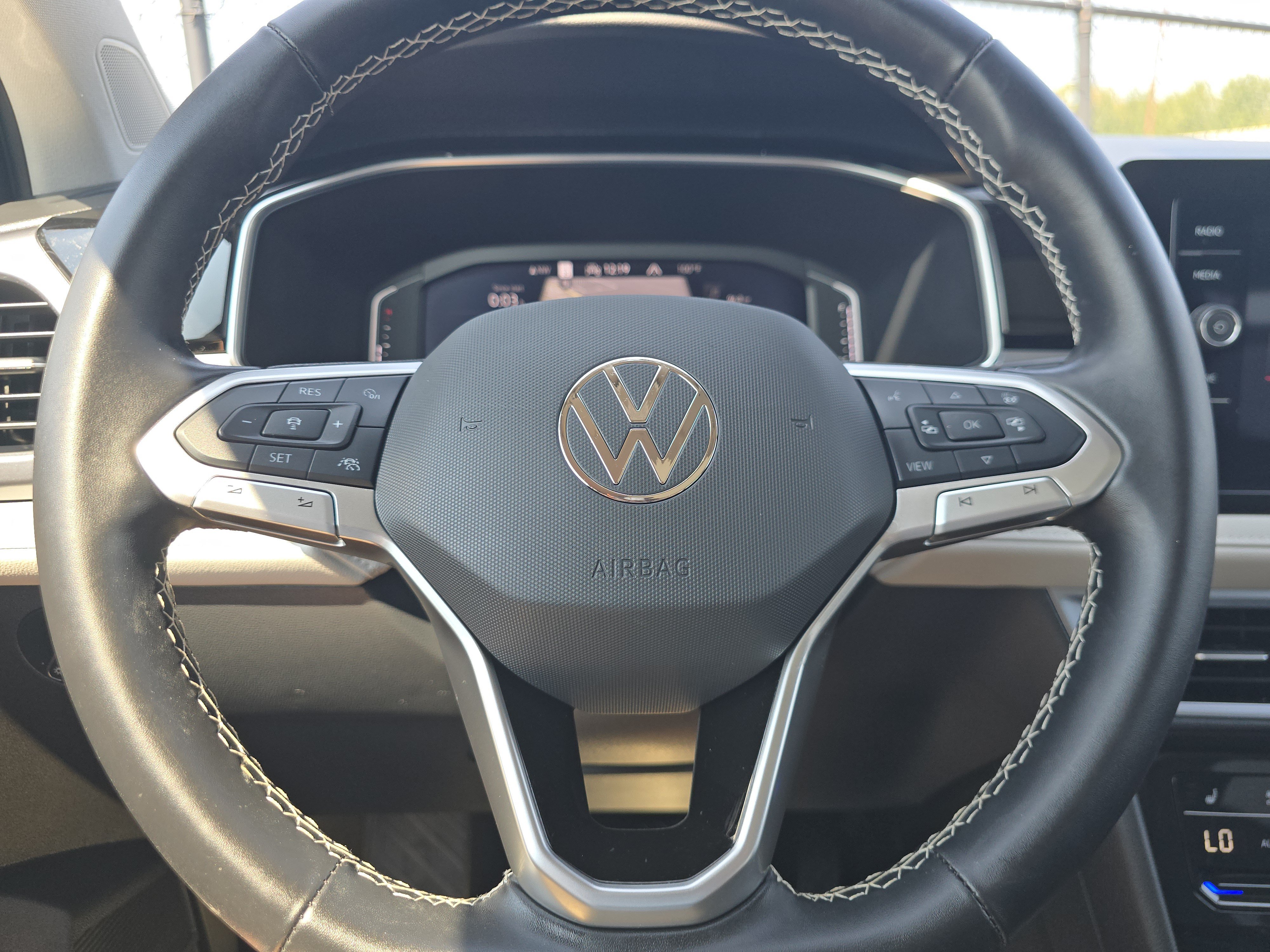 Certified 2025 Volkswagen Taos SEL AWD/4WD image 24